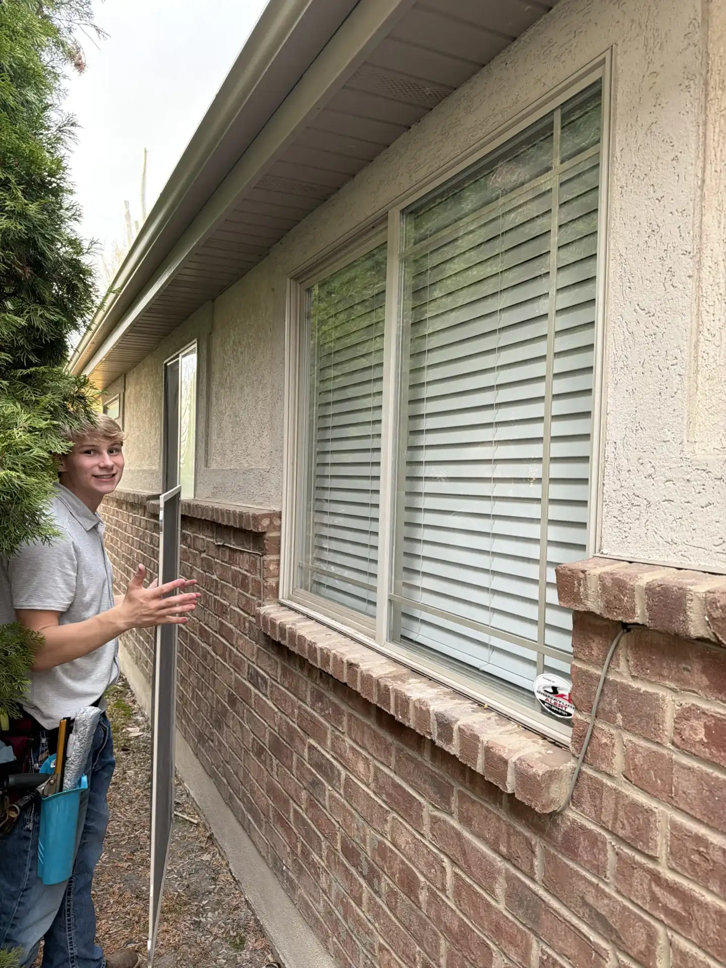 Pleasant View Window & Screen Cleaning by Clear Country